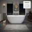 Baignoire ovale en acrylique blanc brillant de 140 x 73 cm (55 x 28,74 po), avec bonde escamotable et trop-plein intégrés, idéale pour un spa dans votre salle de bain.-131364222