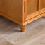Meuble bas de style Mid-Century avec pieds en bois massif-670282559