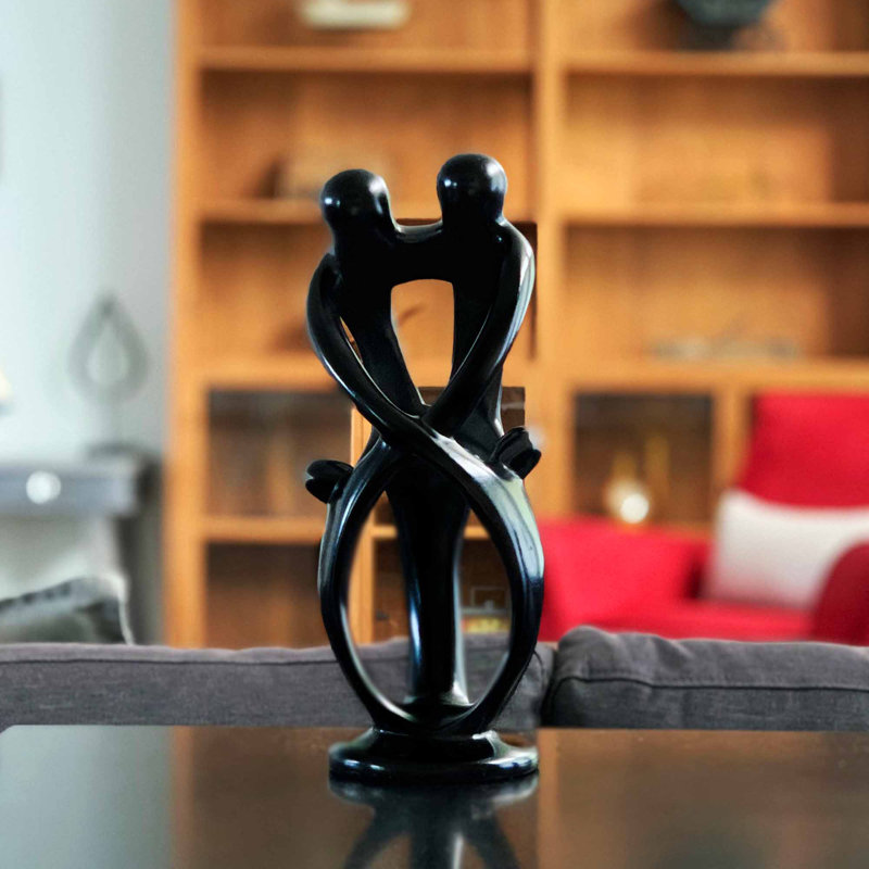 Figurine Ricco, H 10 po x l 4 po x P 4 po