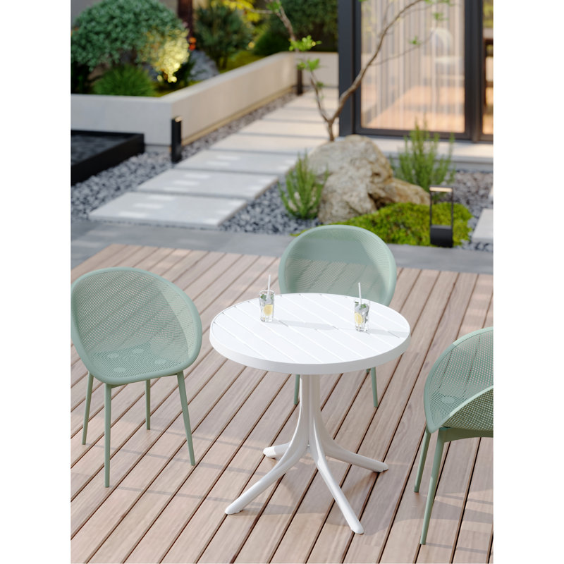 2 chaises longues modernes en plastique PP pâle, résistantes aux intempéries et légères pour la plage et le jardin. Installation facile (90°), support ergonomique, maille respirante, sans danger pour les sols, esthétiques et adaptées aux animaux domestiques. Utilisation intérieure/extérieure.