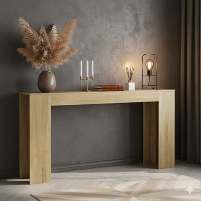 Table d'entrée très longue de 62,99 pouces de style maison de campagne, conçue comme une table de canapé derrière un canapé. Une table décorative pour les espaces étroits dans les salons, les couloirs, les entrées ou les vestibules. Finition: Chêne.