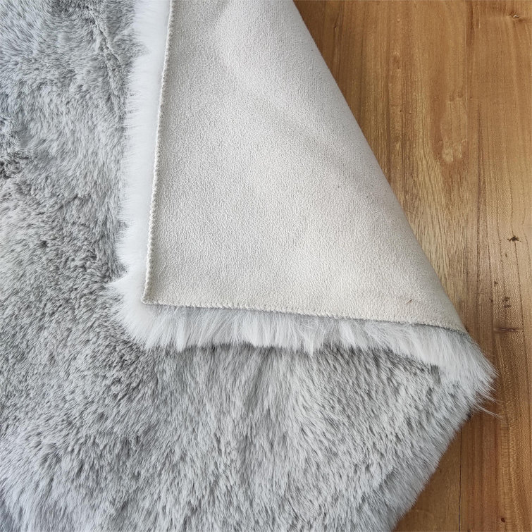 Portier Faux Fur Indoor Rug