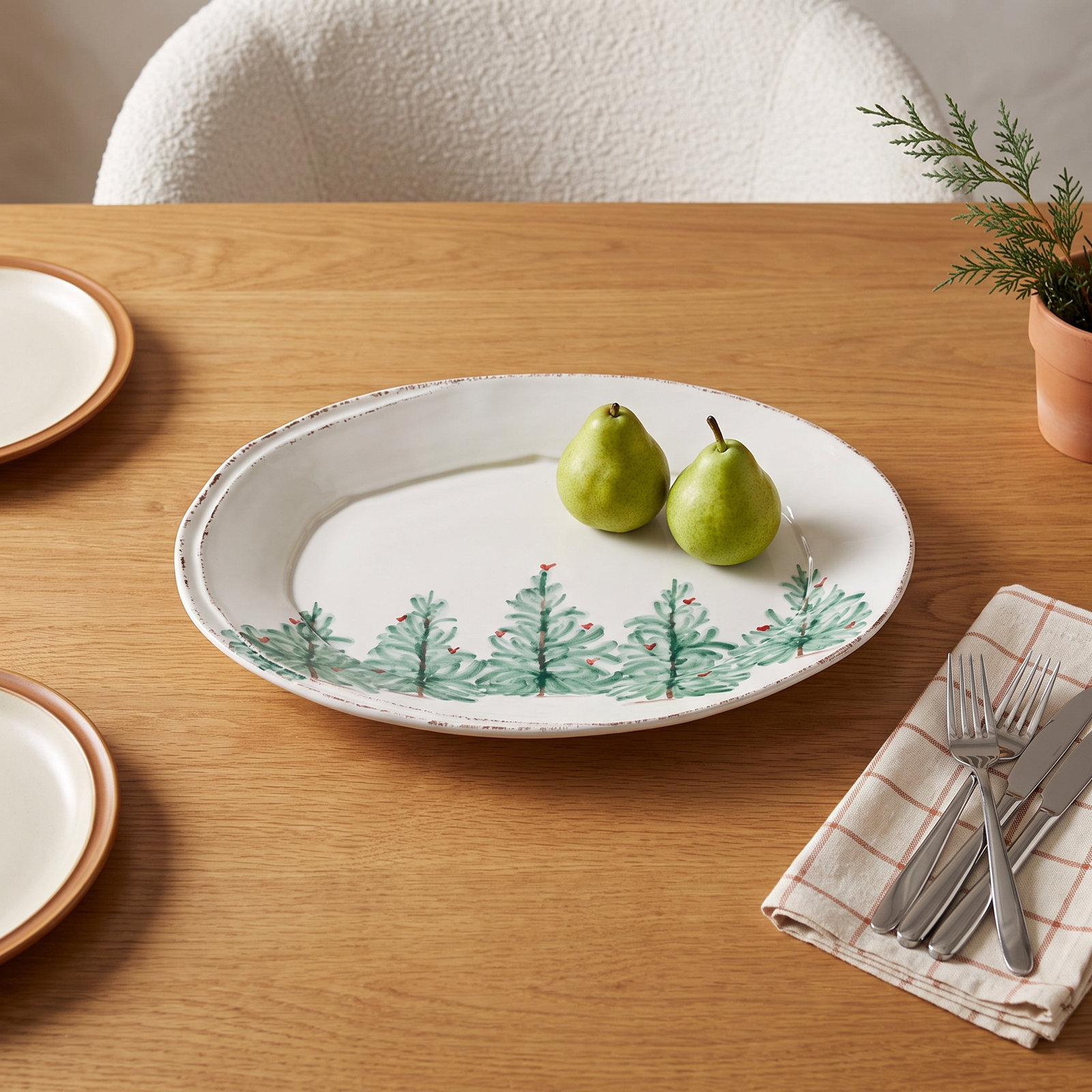 Lastra Holiday Oval Platter, 13.5" L x 10" W