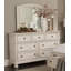 Commode à tiroirs, finition blanche antique