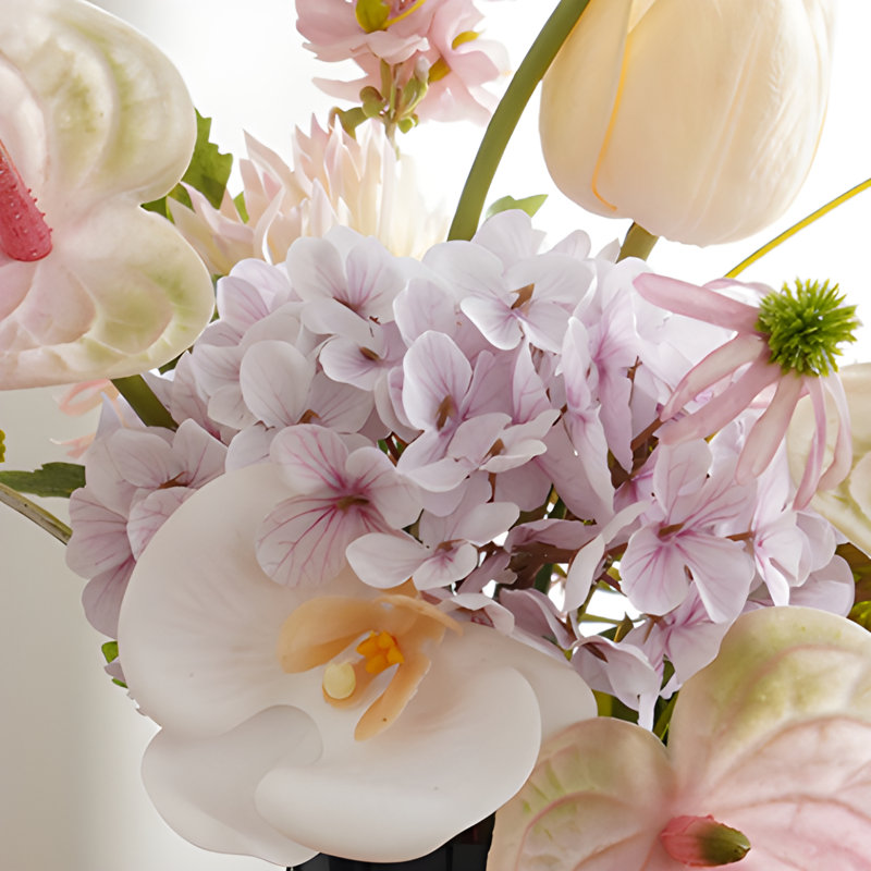 Ornements de fleurs simulées