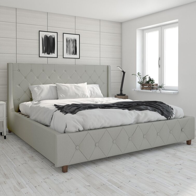 https://assets.wfcdn.com/im/72484558/resize-h755-w755%5Ecompr-r85/1613/161361616/Mercer+Tufted+Upholstered+Platform+Bed.jpg