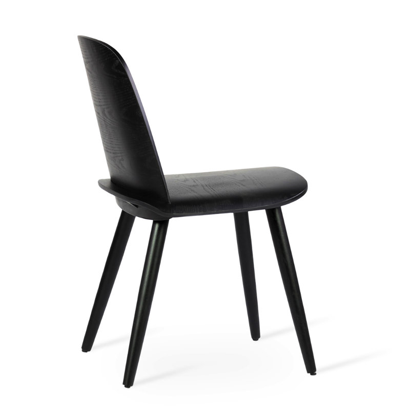 Chaise Janelle, Noir, noir, noir, noir