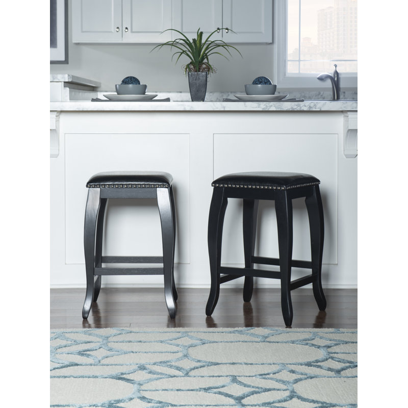 Tabouret de bar et de comptoir en bois avec siège rembourré Stellan, Noir, Tabouret de comptoir (assise de 24 po de hauteur)