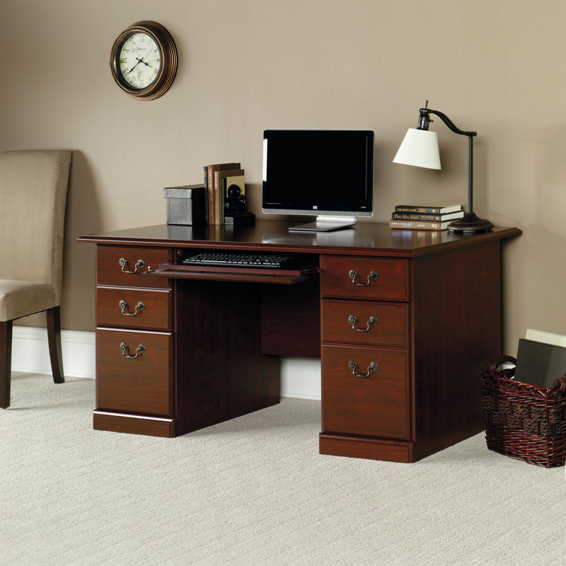 Oprita Computer Desk