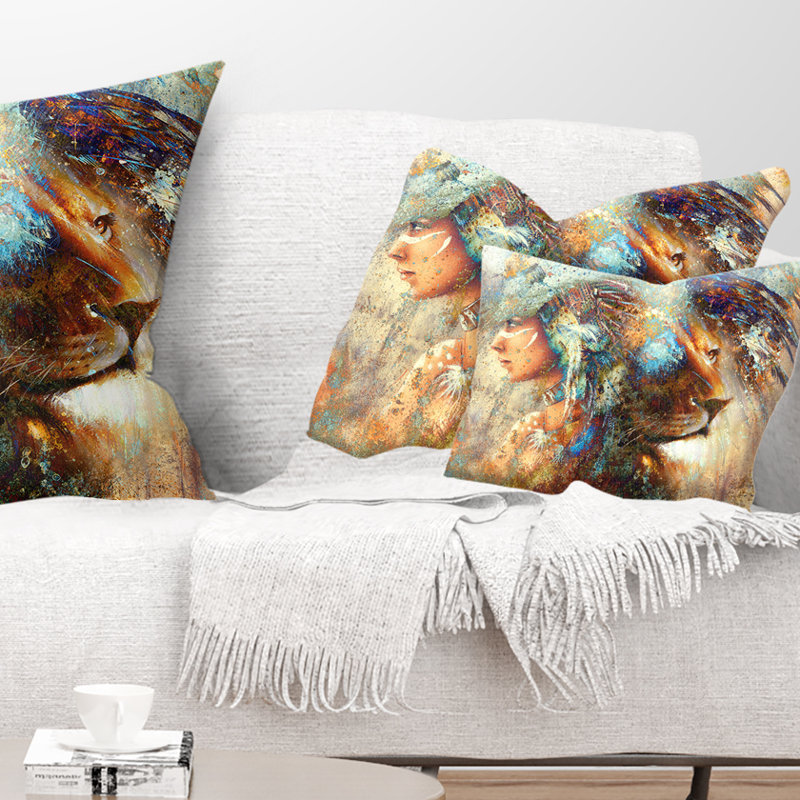 Collage d'une femme indienne avec coussin lion, 12 po x 20 po, Rectangulaire