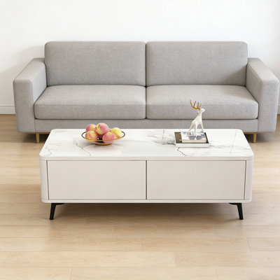 Table basse légère et luxueuse