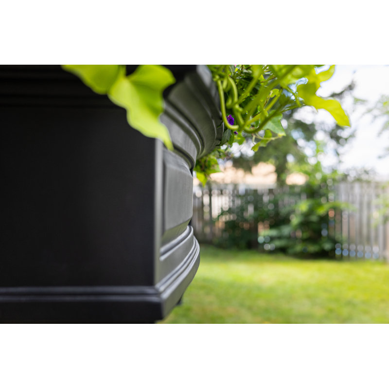 Boîte à fenêtre avec arrosage mural Mayant Nantucket, Noir, H 10,2 po x l 72 po x P 11,7 po