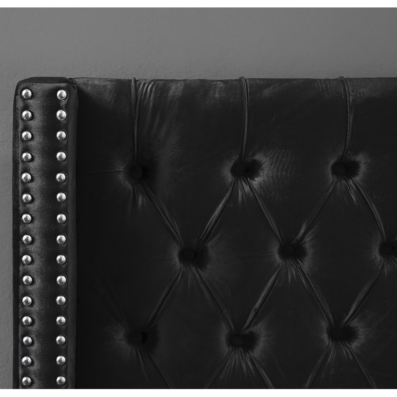 Lit plateforme tapissier capitonné à profil bas en bois massif Joclynn, Velours noir, Très grand, Chrome