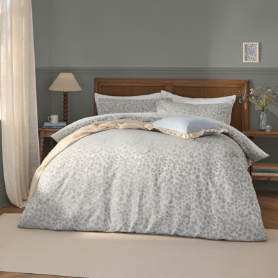 Grace Leaf Floral Duvet Cover Set