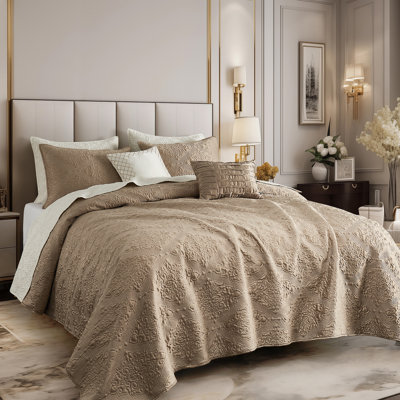 Satin Quilt Set Cooling 5-Piece Bedding Set