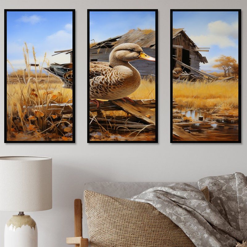 «Waddling Duck At The Barn II» - art mural canard, Cadre flottant noir, H 28 po x l 36 po