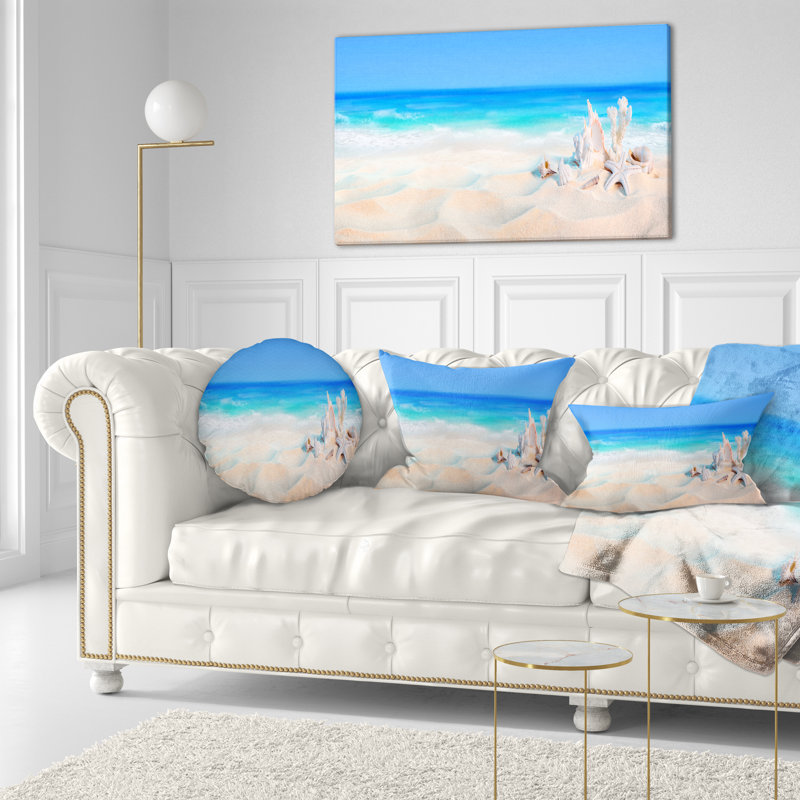 Coussin Beach Seashells on Seashore