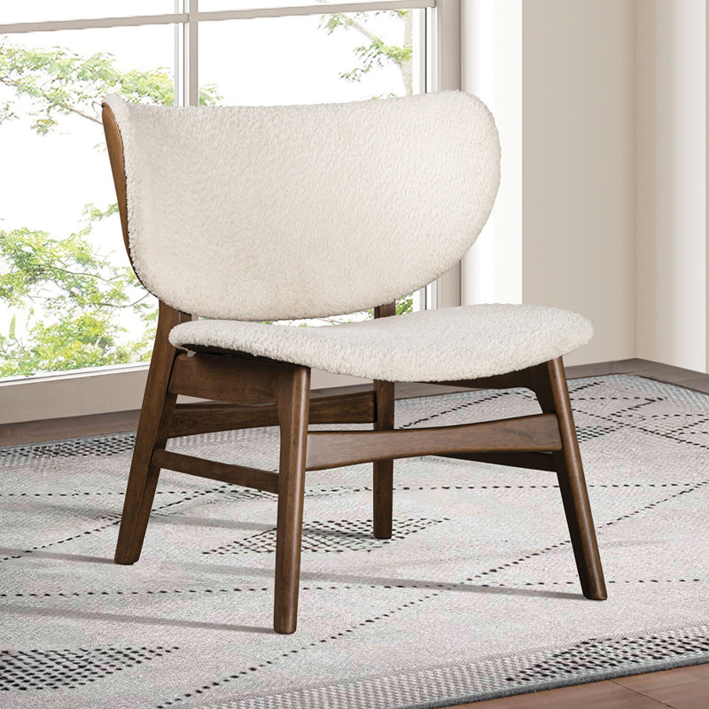 Chaise d'appoint moderne Mid-Century avec dossier à oreilles noyer / beige