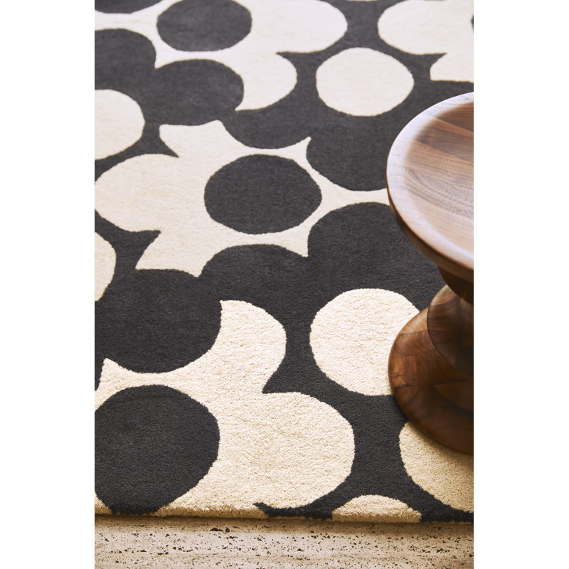 Wool Floral Area Rug in Black/Off-White, Rectangle 8' x 11'6"