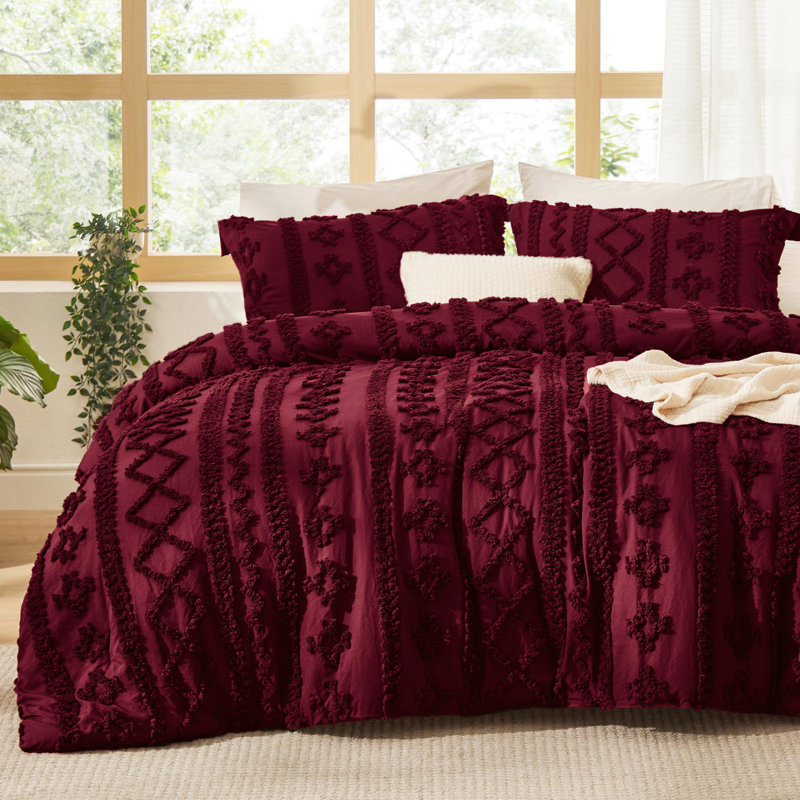 Bedsure Tufted Embroidery All-Season Microfiber Comforter Set, Twin Comforter + 1 Standard Sham, Burgundy