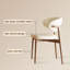 Ensemble de petites tables de roche en pierre-111619685