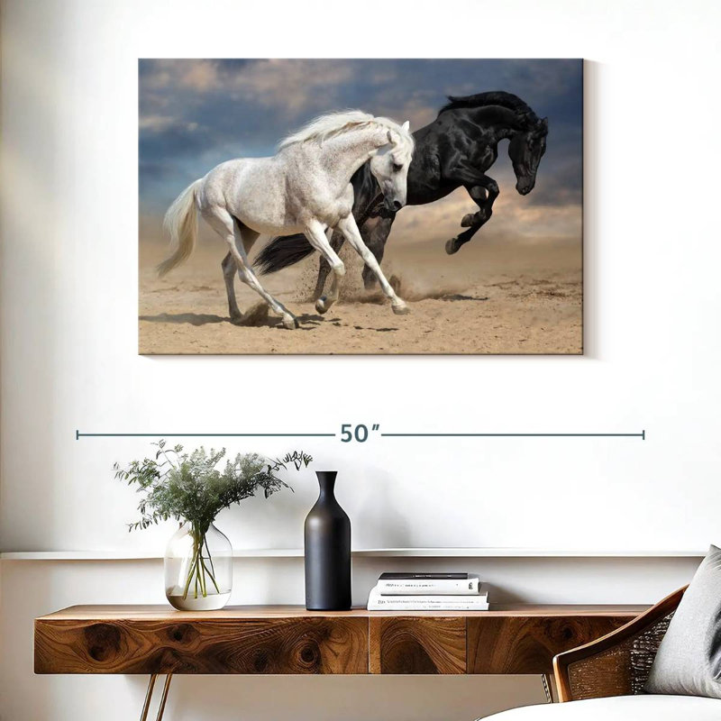 Chevaux noirs et blancs Brampt, H 26 po x l 39 po