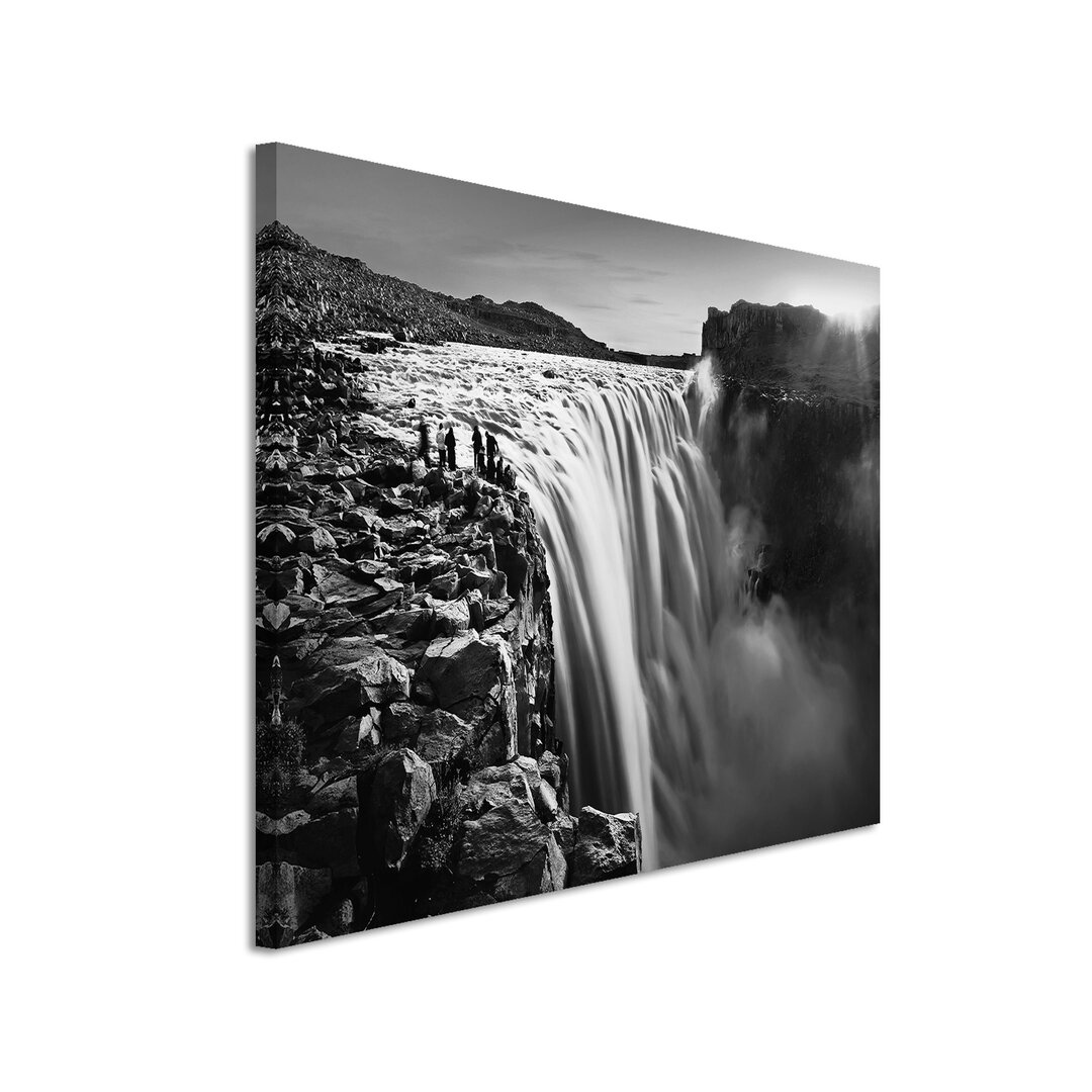 Leinwandbild „Wasserfall im Sonnenuntergang in Island“, Fotodruck