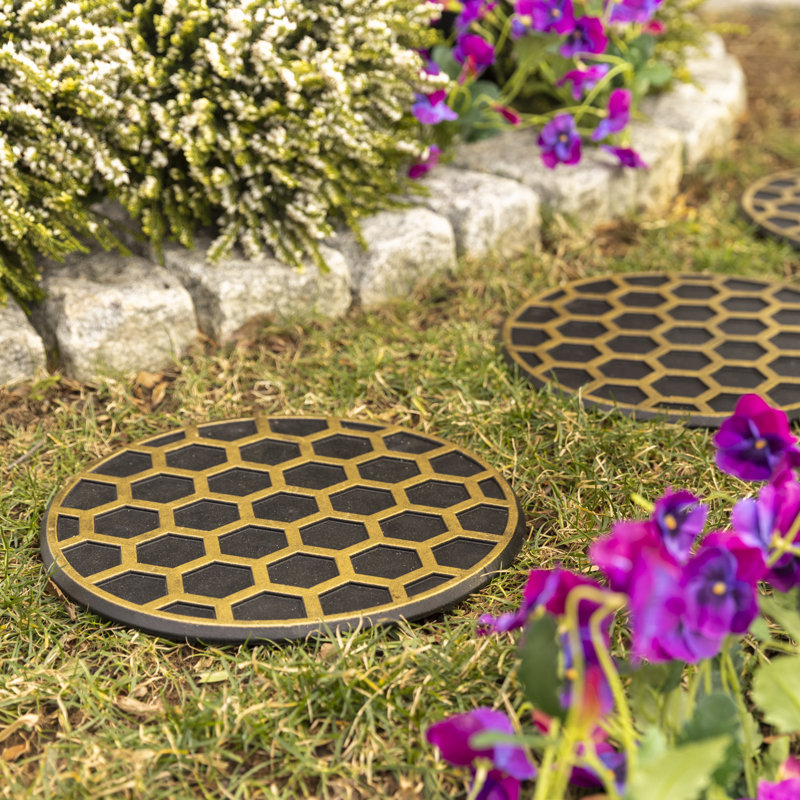 Mozza Plastic Insects Stepping Stone