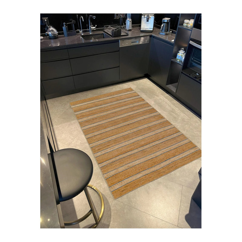 Tapis décoratif brun à rayures épaisses, Rectangle 2 pi 4 po x 4 pi