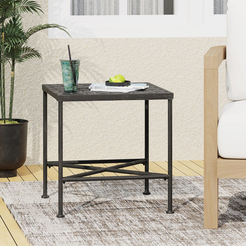 Table de patio en fer noir brossé noir, P 16,50 po x l 16,75 po, H 16 po, complète l'espace de vie extérieur avec chaises et tables basses, table de bout à assembler requise, nécessaire