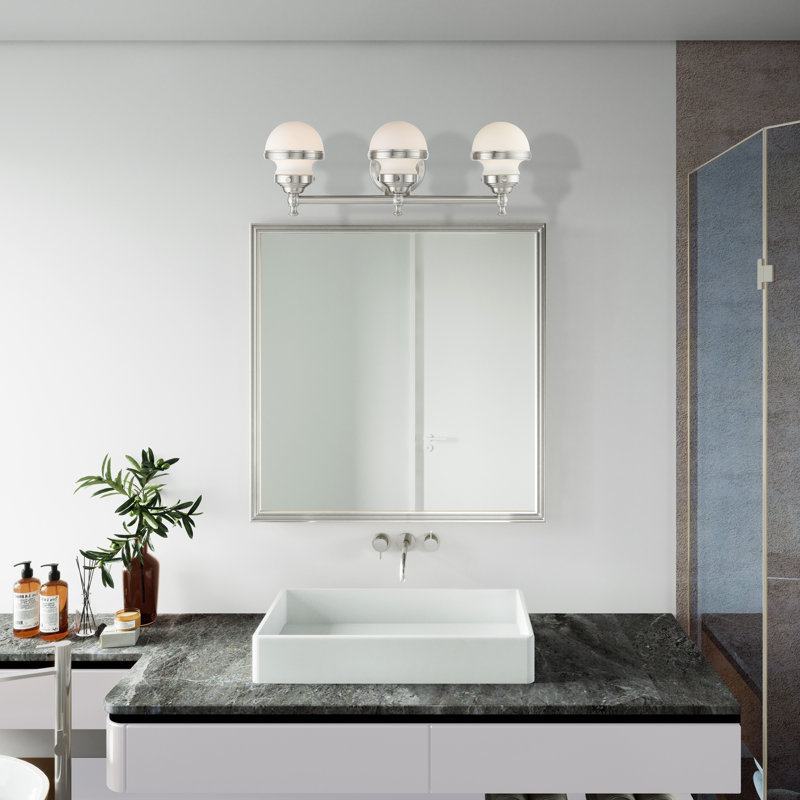 Éclairage pour meuble-lavabo à intensité variable Aseret, Chrome poli, H 8,25 po x l 24 po x P 7,25 po, 3 Lights