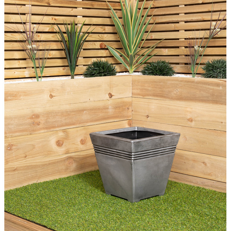 Samuel Alexander Pot Planter