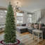 Sapin mince et illuminé-2033188375-2019838856