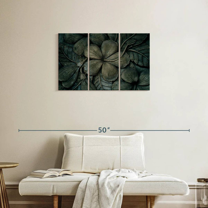 Hibiscus en bois sculpté, H 20 po x l 33 po