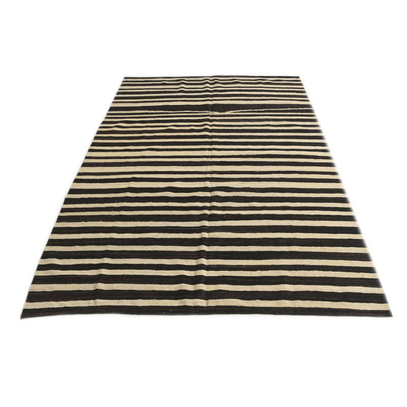 Tapis noir et crème 5x8 Pinkerton