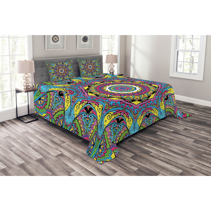 Psychedelic Bedspread Set with Shams, 220 x 264 cm