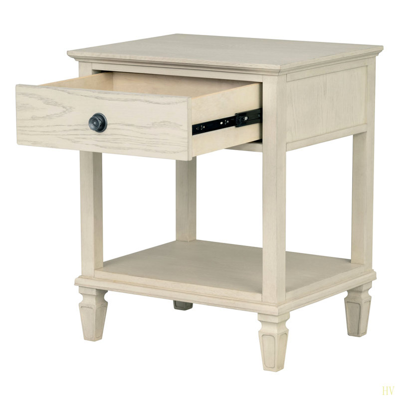 Table de chevet d'inspiration française avec rangement ouvert