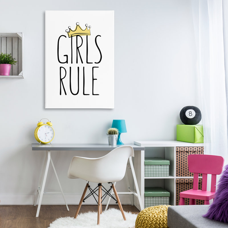 Art mural sur toile, "Girls règle avec couronne" par Martina Pavlova, H 45 po x l 30 po