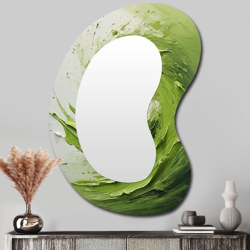 Spirale abstraite verte et blanche chuchotant II - Miroir mural moderne abstrait aux formes asymétriques, 39 po x 28 po