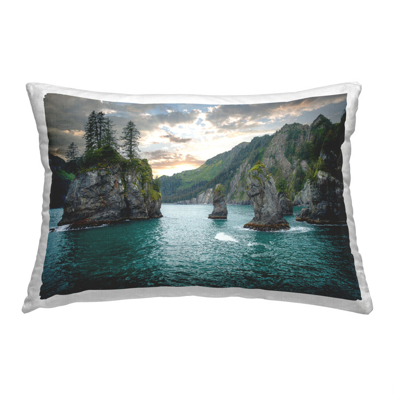 Coussin décoratif imprimé Protrusion Cliff Seascape par Daniel Sproul