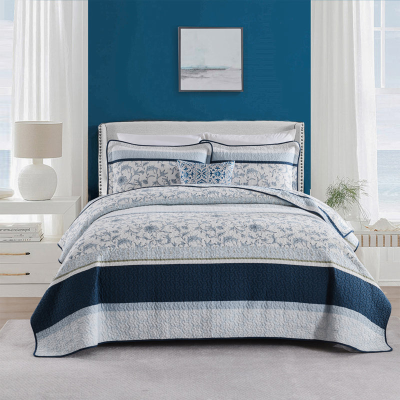 Cotton Quilted Floral Quilt Set, Queen Quilt + 2 Queen Shams, Navy/Light Blue/White Floral