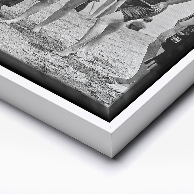 Police de plage, Canevas, White Framed, H 08 po x l 10 po