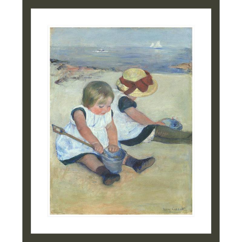 «Children jouant sur la plage» par Mary Cassatt - Reproduction giclée encadrée, H 28,85 po x l 23,5 po