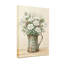 Bouquet de plantes et de fleurs dans un pichet rustique avec des fleurs blanches-1265056033