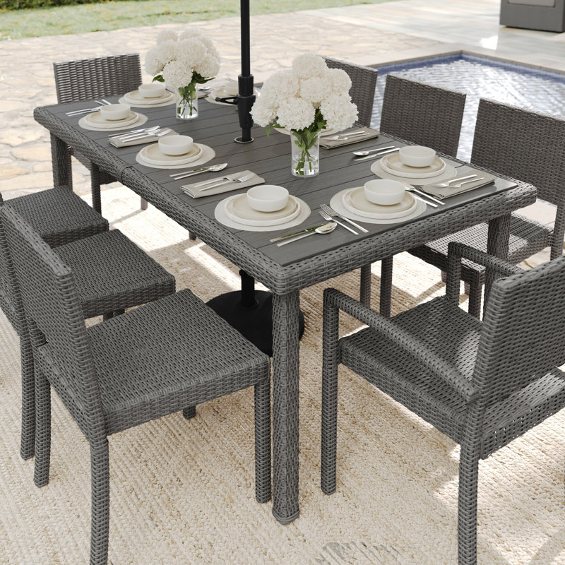 Table de patio d'extérieur en rotin avec plateau en bois d'ingénierie 71 po Martha Stewart Bedford, Brun