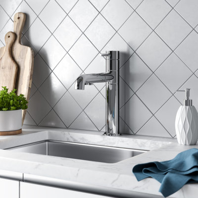 Robinet d'évier de cuisine à poignée simple avec bec rétractable Trinsic