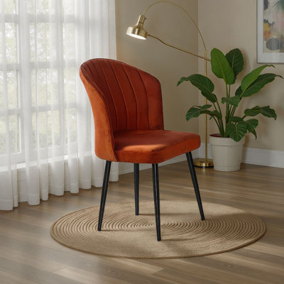 Ensemble de chaises modernes 4 pièces, orange et noir, 20,5 po x 33,5 po x 16,5 po | 100% panneau de fibres à densité moyenne avec tissu 100% polyester, pieds en métal | Siège élégant et confortable pour la salle à manger, le salon ou le bureau