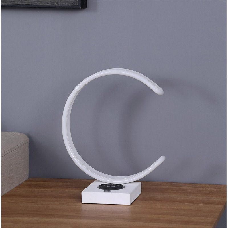 Lampe de table 13,5 "en forme de C à DEL avec port USB / chargeur sans fil