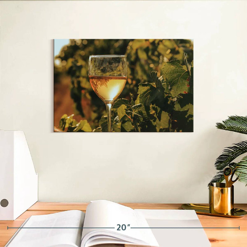 Vin blanc Yarlin Vineyard, H 8 po x l 12 po