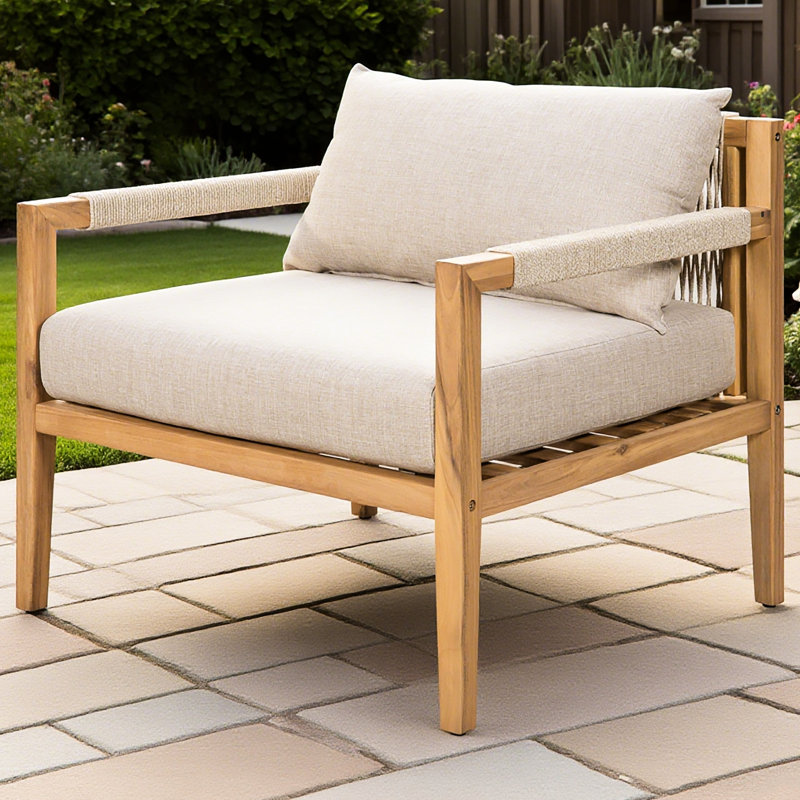Chaise de patio en bois et corde beige avec coussins confortables